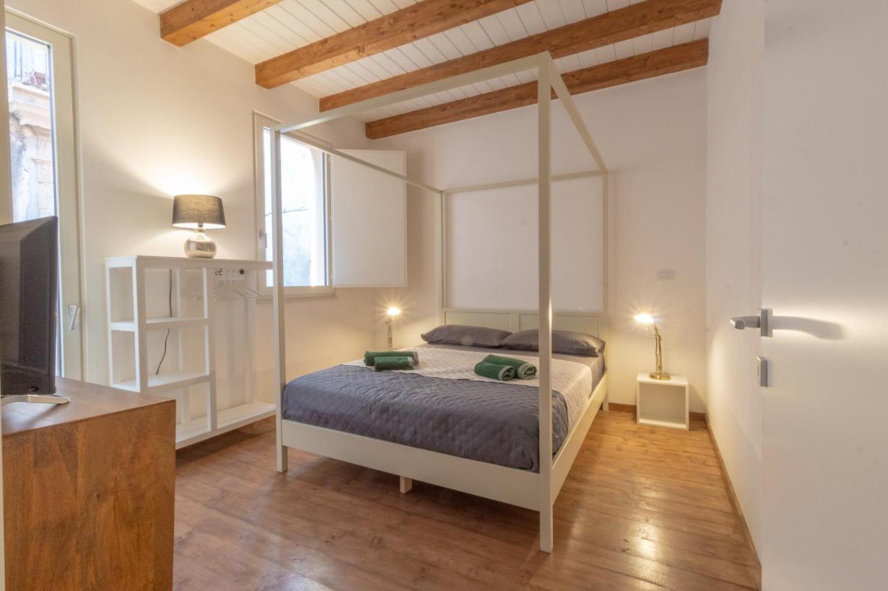 Maison Rouge Ortigia Сиракуза Екстериор снимка